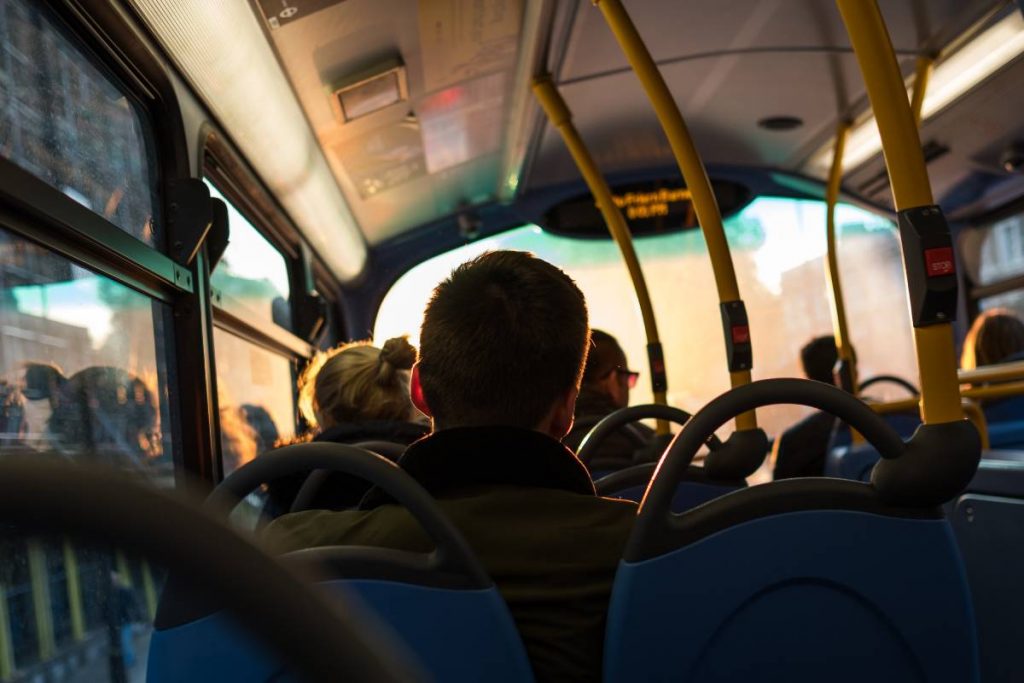 Majówka 2022. Jak jeżdżą autobusy? Zmiany w rozkładach jazdy